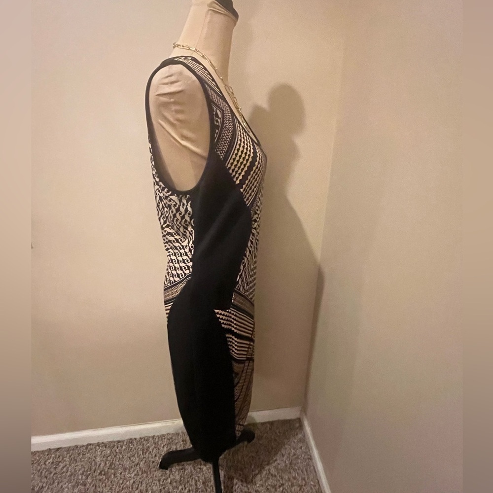 Bar III Elegant Black and Gold Geometric Bodycon Midi, size Large - Picture 3 of 4
